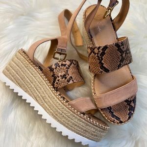 Crown Vintage platform sandals